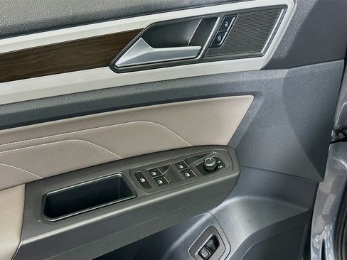 Used 2021 Volkswagen Atlas SE image 15