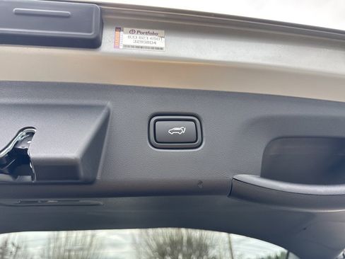 Used 2025 Hyundai Tucson Limited image 14