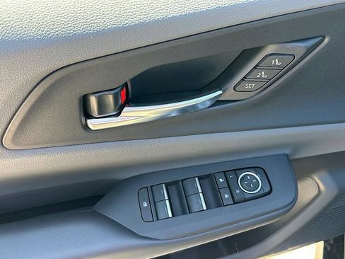 New 2026 Toyota Prius Limited FWD image 9