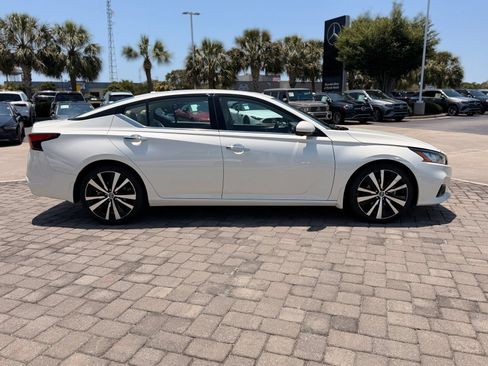 Used 2020 Nissan Altima 2.0 Platinum FWD image 8