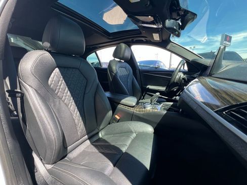 Used 2021 BMW 530i w/ Convenience Package image 32