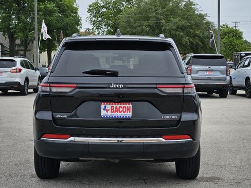 Used 2023 Jeep Grand Cherokee Laredo AWD/4WD image 5