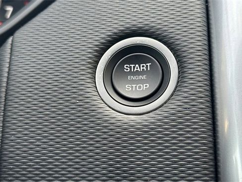 New 2025 Land Rover Discovery Dynamic SE image 23