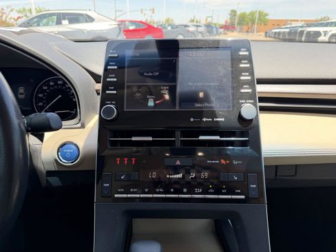 Used 2019 Toyota Avalon XLE w/ Carpet Mat Package FWD image 26