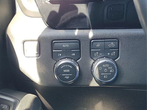 Used 2025 GMC Sierra 1500 SLT AWD/4WD image 14