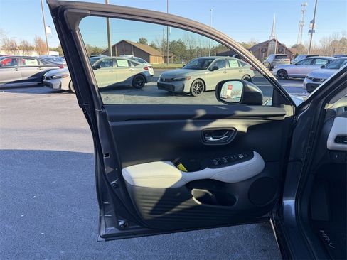 New 2026 Honda HR-V EX-L image 18