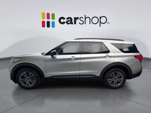 Used 2023 Ford Explorer XLT w/ Equipment Group 202A AWD/4WD image 2