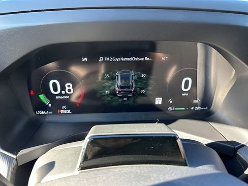 Used 2025 Ford Explorer ST-Line w/ ST-Line Street Pack image 24