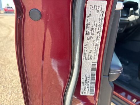 Used 2022 Jeep Grand Cherokee L Limited w/ Luxury Tech Group II image 27