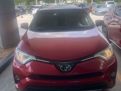Used 2017 Toyota RAV4 XLE FWD image 3