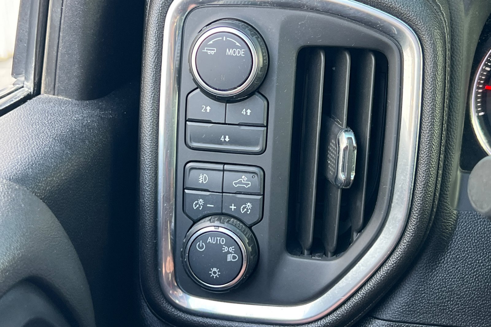 Used 2022 Chevrolet Silverado 2500 LT w/ Convenience Package AWD/4WD image 34