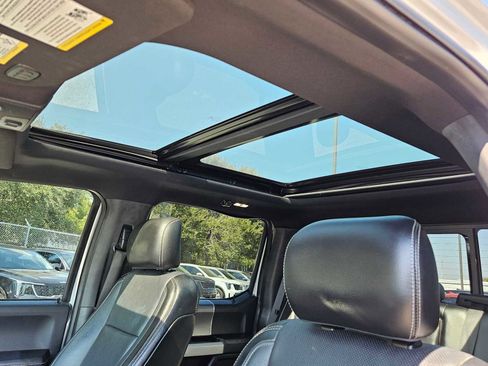 Used 2017 Ford F150 Lariat image 19