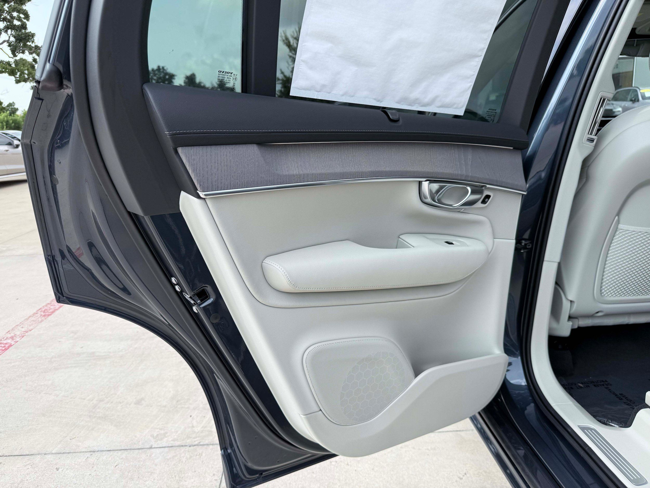 New 2026 Volvo XC90 B6 Ultra w/ Protection Package Premier AWD/4WD image 15