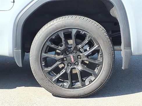 Used 2024 GMC Sierra 1500 Denali AWD/4WD image 3