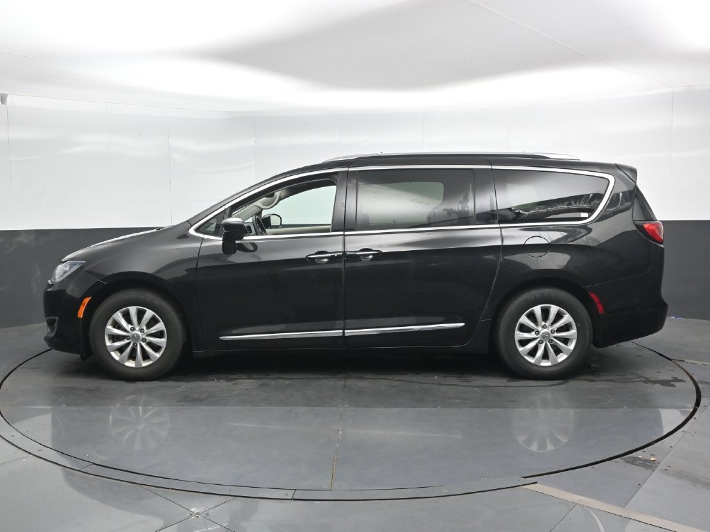 Used 2019 Chrysler Pacifica Touring-L w/ Advanced Safetytec Group FWD image 9