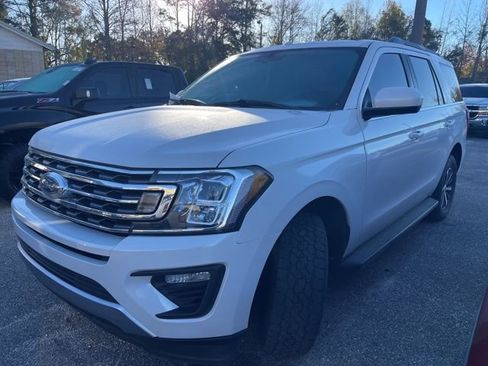Used 2019 Ford Expedition XLT image 4