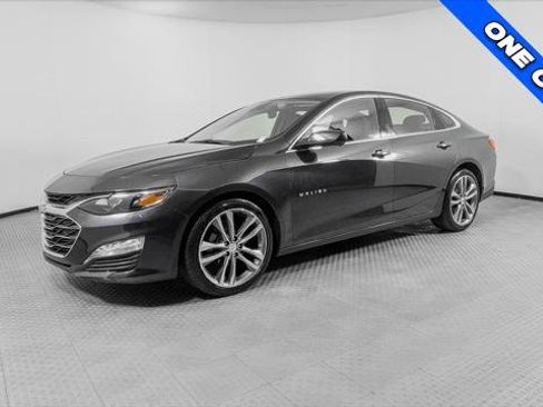 Used 2023 Chevrolet Malibu LT FWD image 2