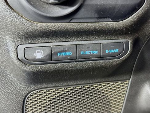 Used 2023 Jeep Wrangler Unlimited Sahara w/ Cold Weather Group AWD/4WD image 18