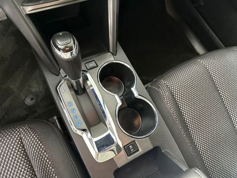 Used 2017 Chevrolet Equinox LT w/ Convenience Package image 20