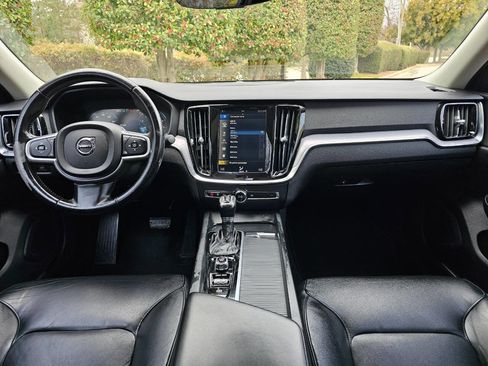 Used 2020 Volvo S60 T5 Momentum image 13