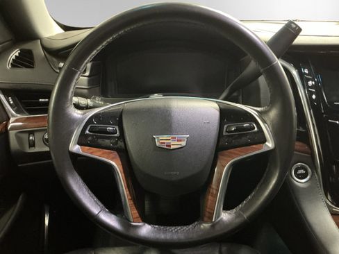 Used 2015 Cadillac Escalade Luxury AWD/4WD image 12