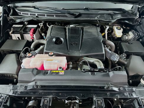 Used 2023 Toyota Tundra Limited image 31