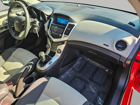 Used 2015 Chevrolet Cruze LS image 23