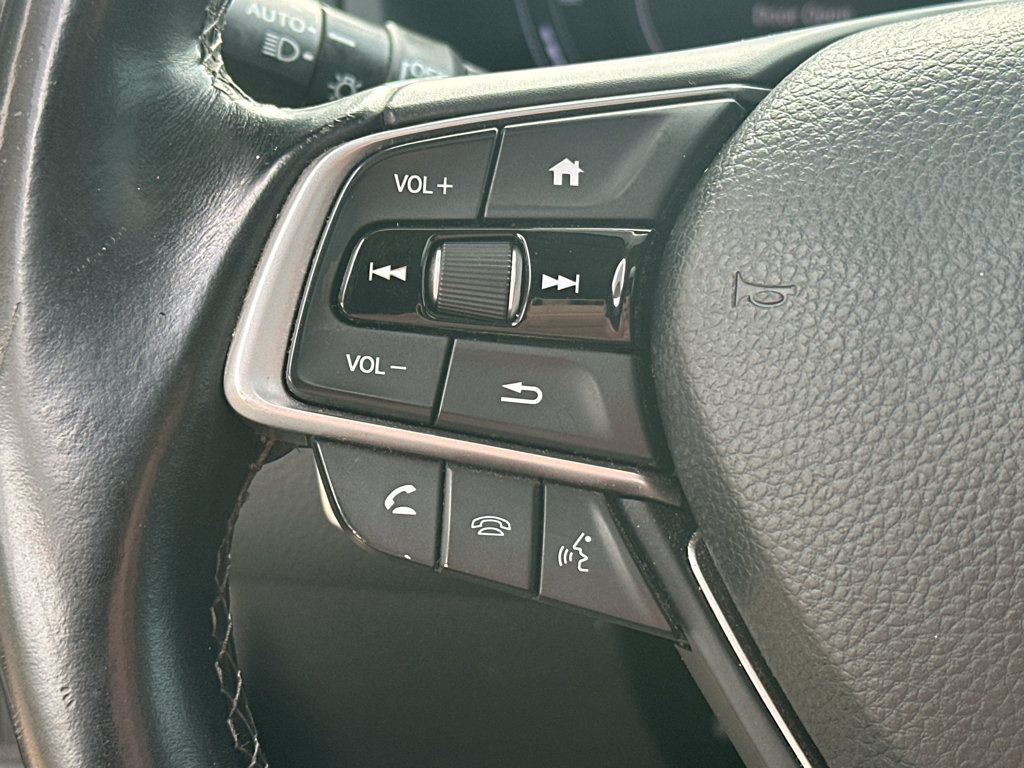 Used 2018 Honda Accord Touring image 18