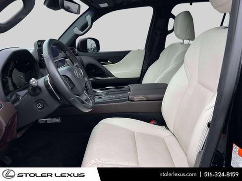 Used 2023 Lexus LX 600 4WD w/ Accessory Package (Z1) image 21