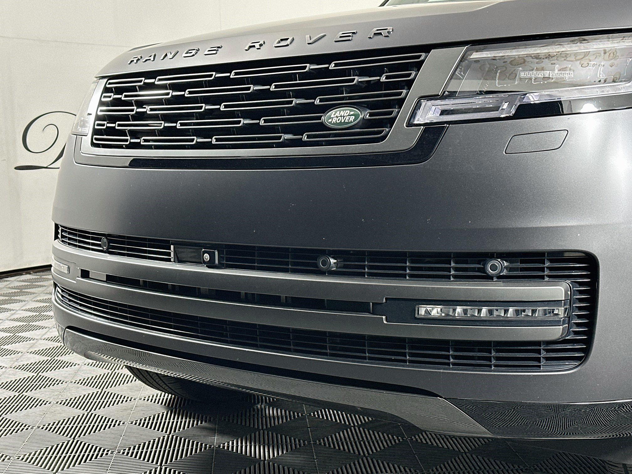 Used 2024 Land Rover Range Rover Long Wheelbase Autobiography AWD/4WD image 32