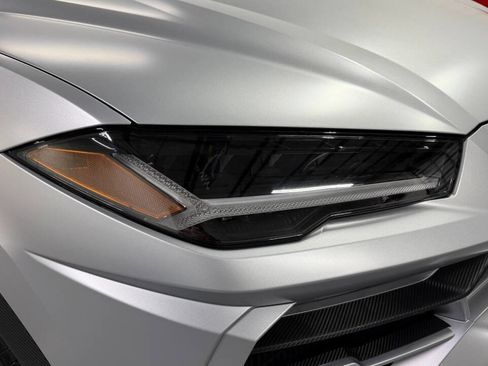 Used 2022 Lamborghini Urus AWD/4WD image 5