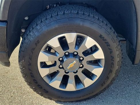 Certified 2024 Chevrolet Silverado 2500 Custom w/ Custom Value Package image 9