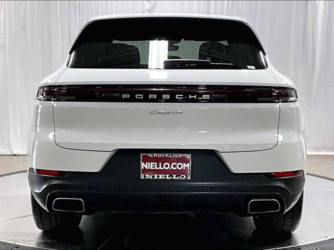 Used 2024 Porsche Cayenne image 9