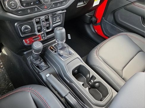 New 2026 Jeep Wrangler Unlimited Rubicon AWD/4WD image 25