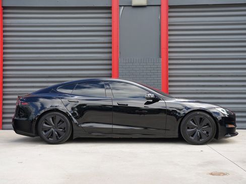Used 2023 Tesla Model S Standard Range image 9