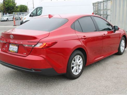 Used 2025 Toyota Camry LE image 4