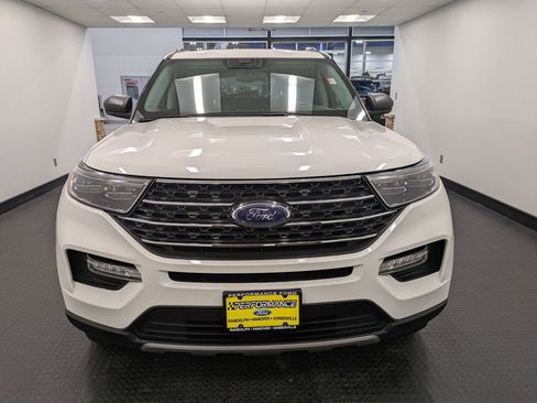 Used 2022 Ford Explorer XLT w/ Equipment Group 202A image 2