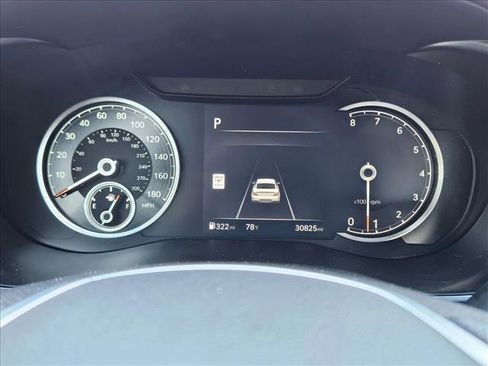 Used 2025 Genesis G70 2.5T image 11