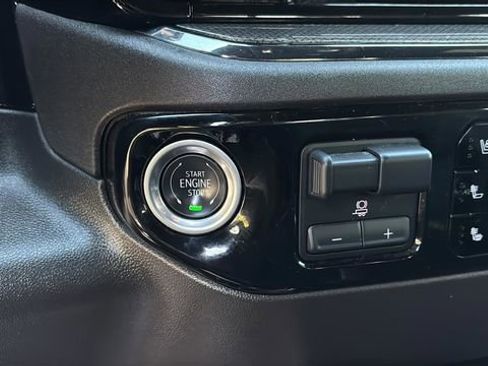 Used 2024 Chevrolet Silverado 1500 ZR2 w/ Technology Package image 30