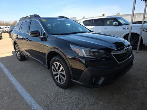 Used 2020 Subaru Outback Premium image 7