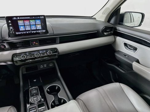 Used 2025 Honda Pilot Touring image 20