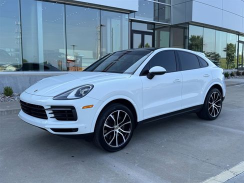 Certified 2022 Porsche Cayenne Coupe image 1