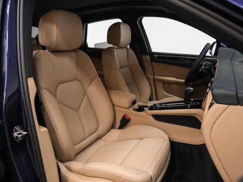 Certified 2026 Porsche Macan AWD/4WD image 20