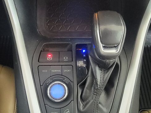 Used 2019 Toyota RAV4 Limited w/ All Weather Liner Package AWD/4WD image 18