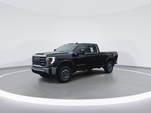 Used 2025 GMC Sierra 2500 SLE w/ SLE Value Package; image 4