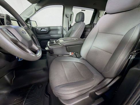 Used 2019 Chevrolet Silverado 1500 Custom Trail Boss w/ Custom Convenience Package AWD/4WD image 2