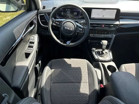 New 2026 Kia Seltos LX FWD image 22