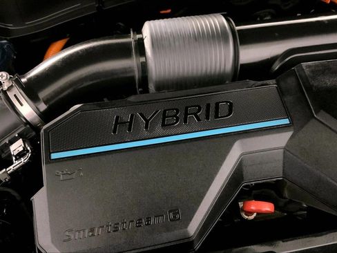 Certified 2025 Kia Sportage EX w/ EX Premium Package image 31