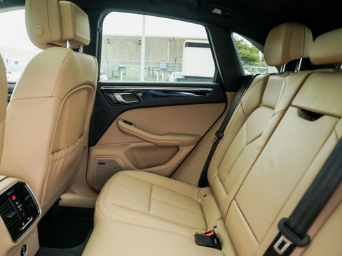 New 2025 Porsche Macan image 28