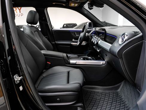 Used 2024 Mercedes-Benz GLB 250 w/ Exclusive Package image 33